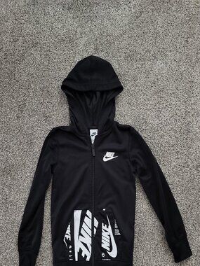 Kids Nike Full Zip Black Sweatshirt Size XS  3-4  years